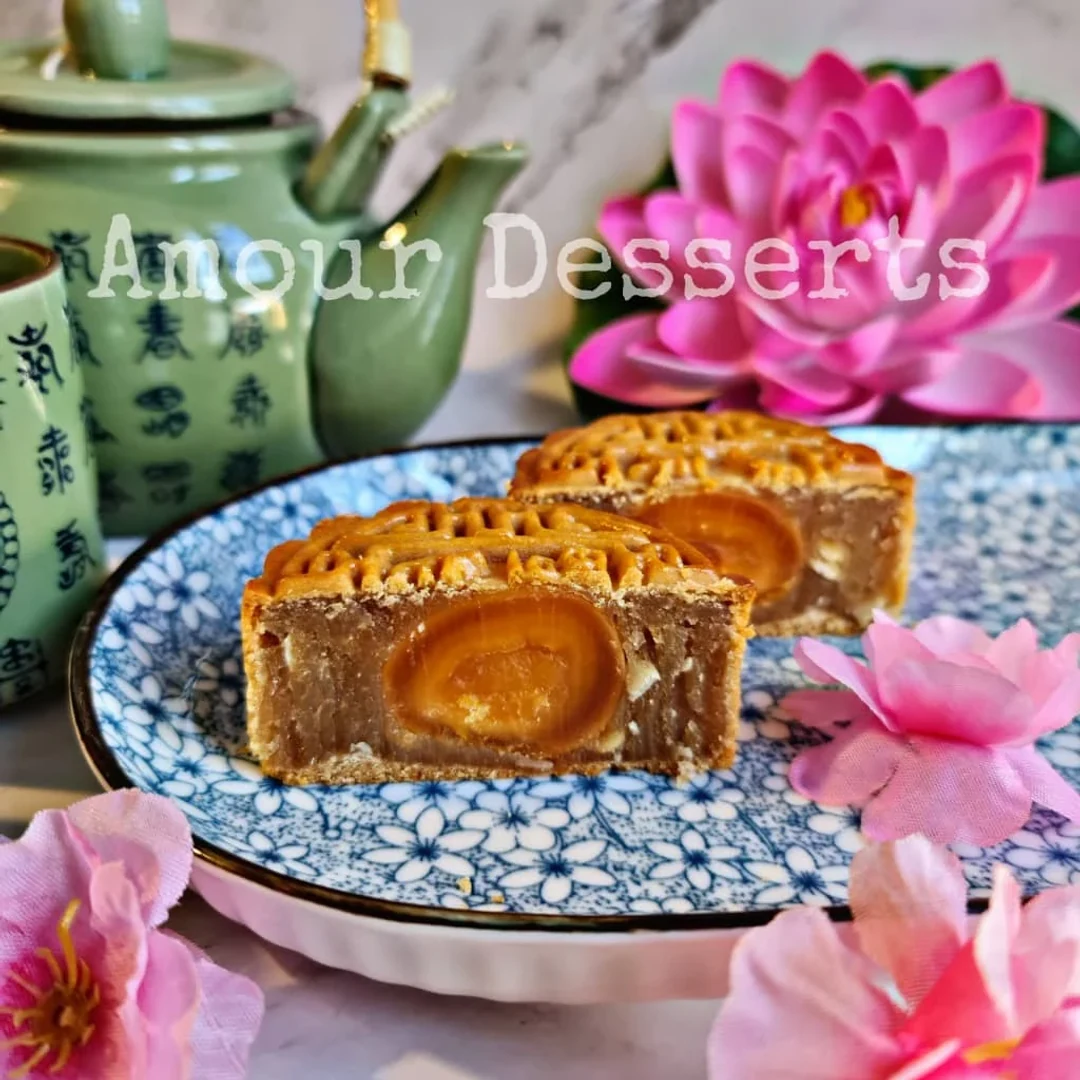 Amour Desserts pineapple lotus mooncake